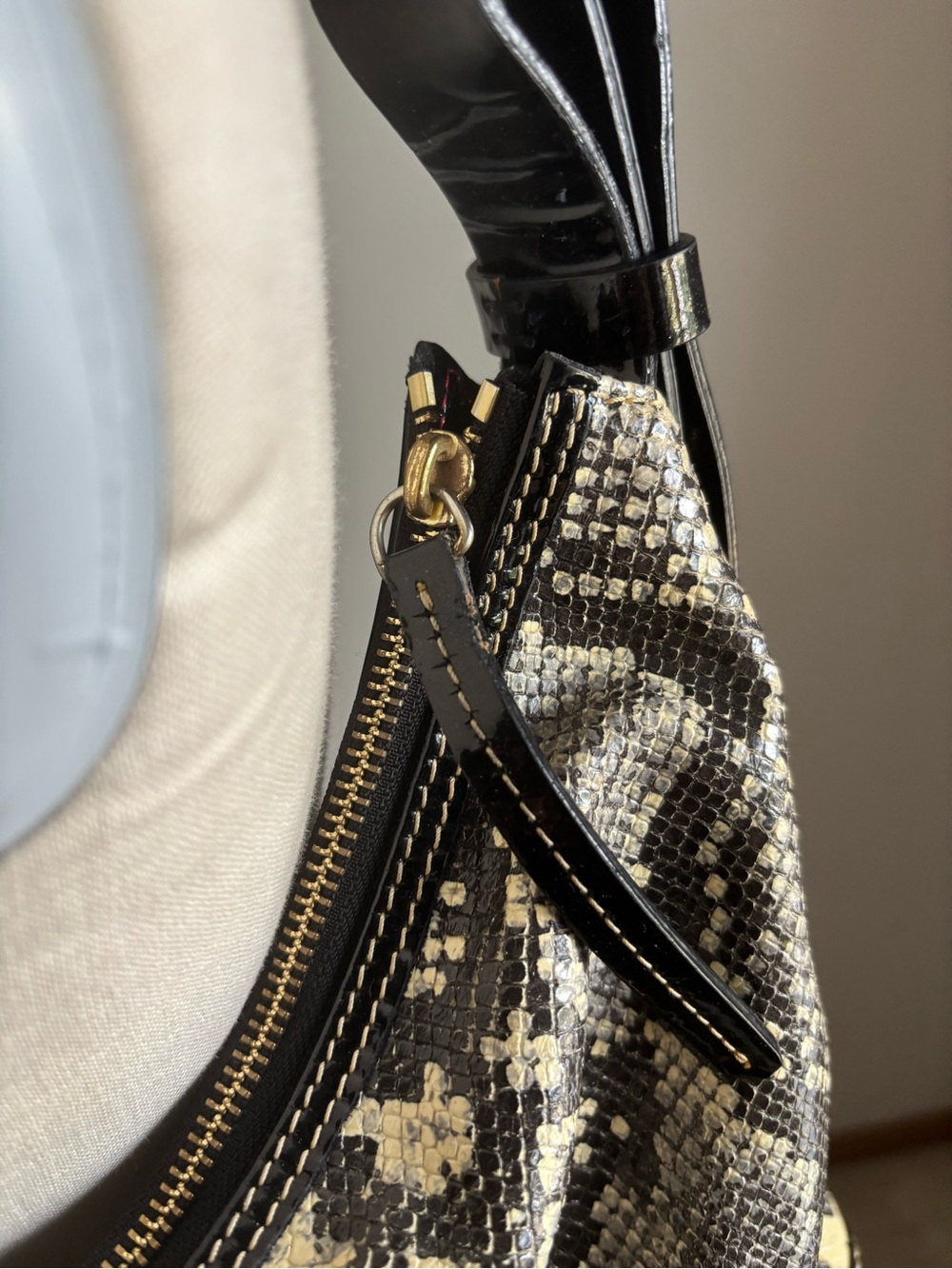 Dooney & Bourne Black/Cream Snake-Skin Print Leather Hobo Bag w Patent Leather - Picture 5 of 16